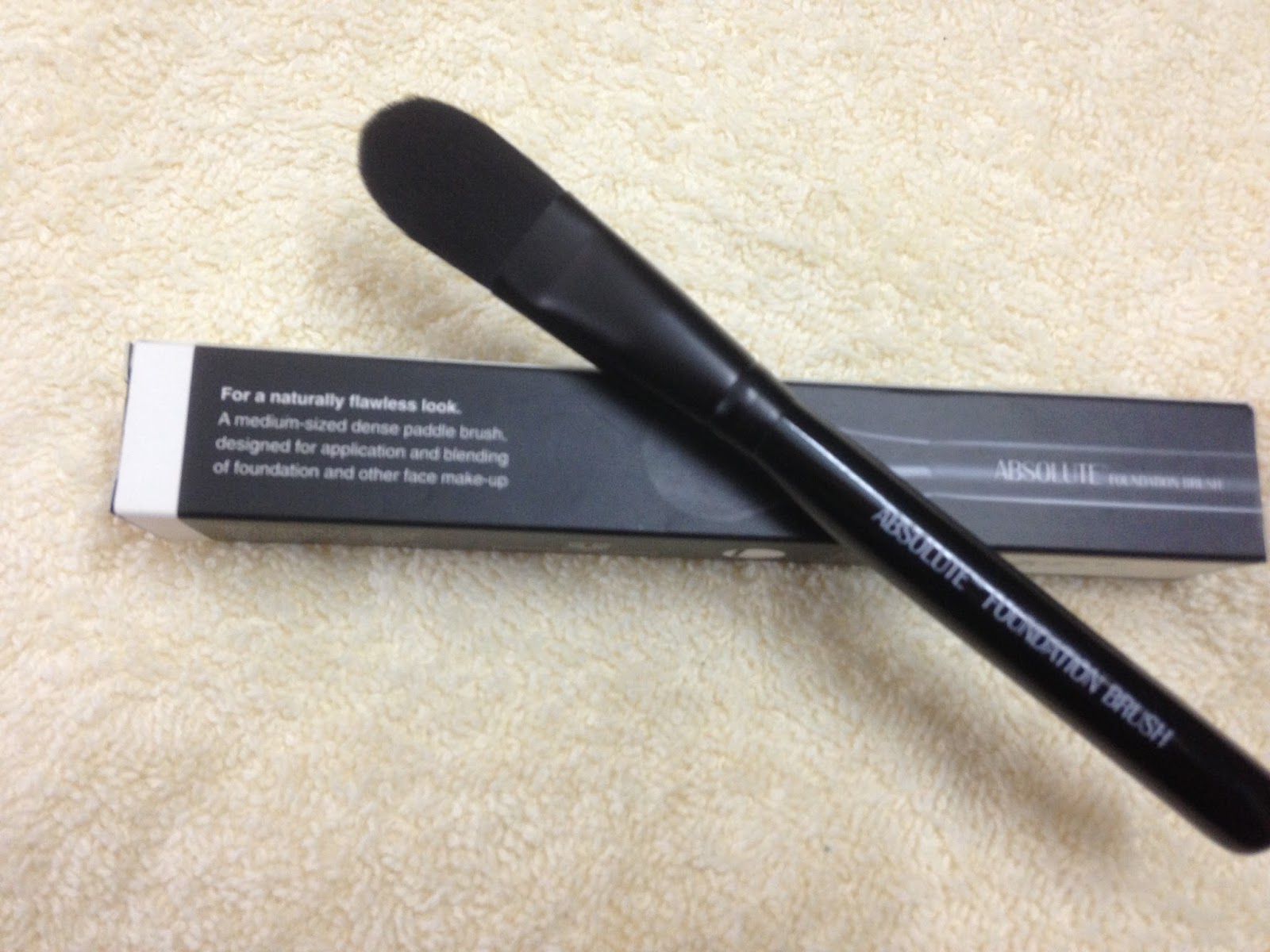 Product Review Lakmé Absolute™ Foundation Brush